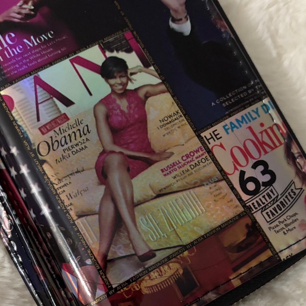 Holographic Magazine Print Wristlet Wallet - Multicolor Michelle Obama - Picture 3 of 5